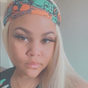 Meet your Posher, Evangeline